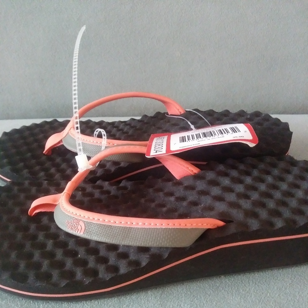 The North Face Women's Base Camp Wedge - Sz 7